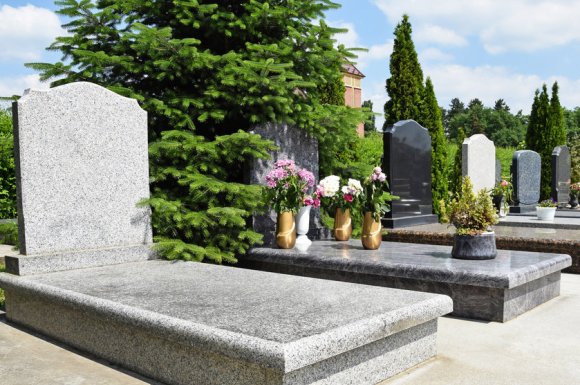 Acheter une plaque funéraire en céramique et granit à Orgelet