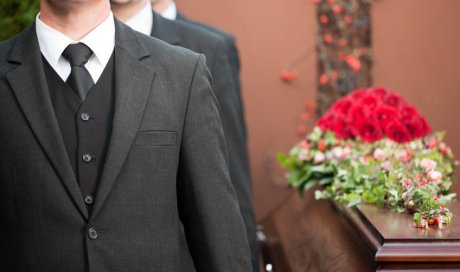 Vente de couronne de fleurs pastel pour dessus de cercueil à Orgelet 