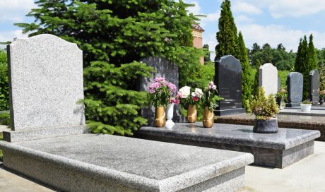 Création d'un monument funéraire sur mesure à Orgelet